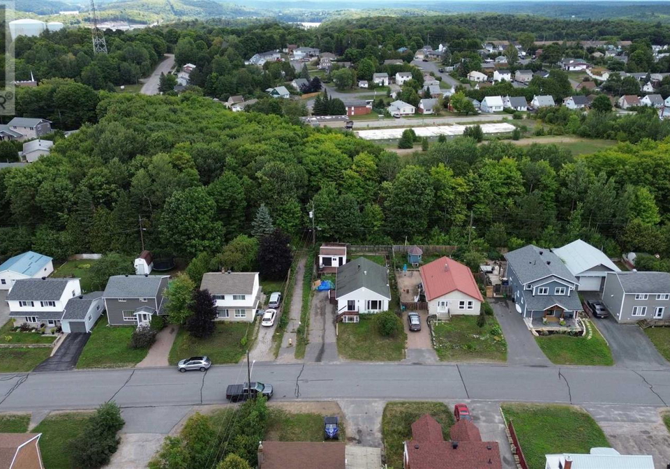 31-hirshhorn-avenue-elliot-lake-ontario-sm262345