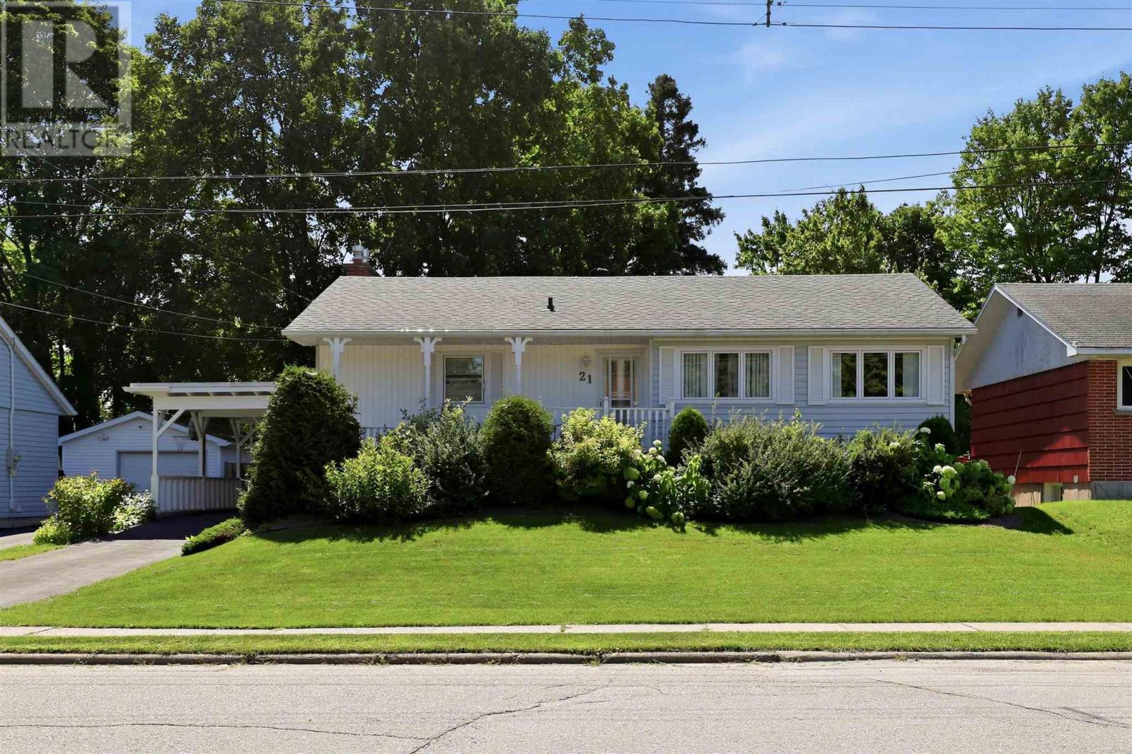 21-ford-street-sault-ste-marie-ontario-sm262444