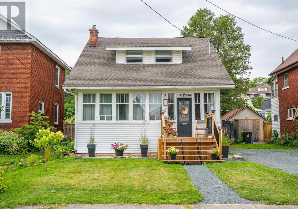 14-the-drive-sault-ste-marie-ontario-sm262480