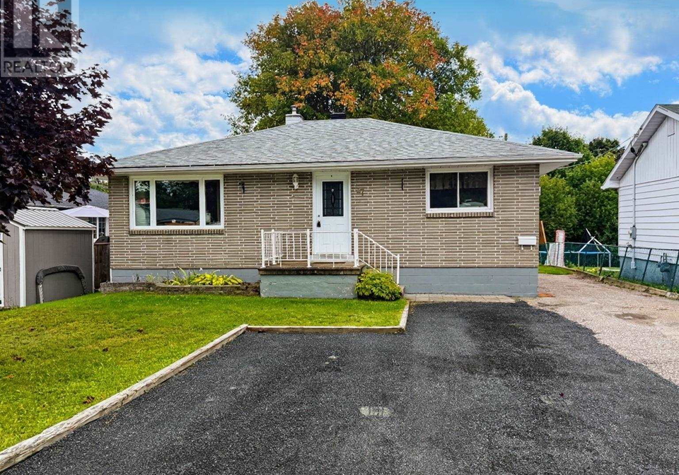 47-stevens-road-elliot-lake-ontario-sm262497