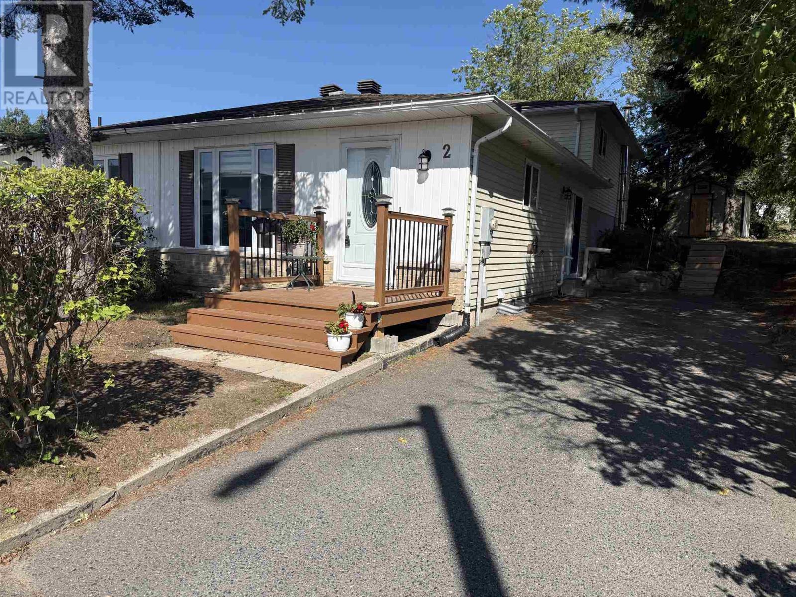 2-farrell-crescent-elliot-lake-ontario-sm262514
