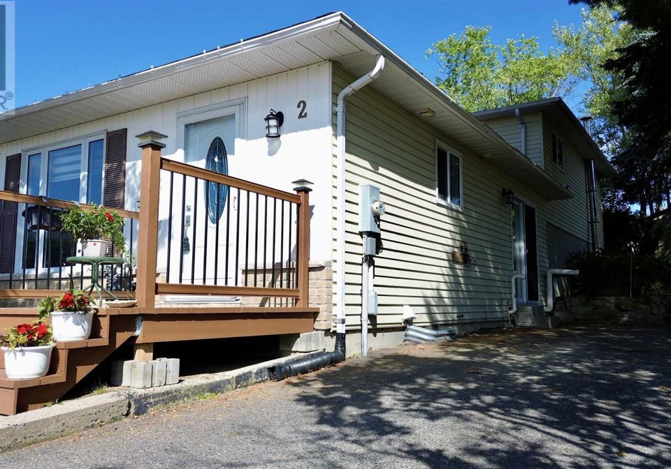 2-farrell-crescent-elliot-lake-ontario-sm262514