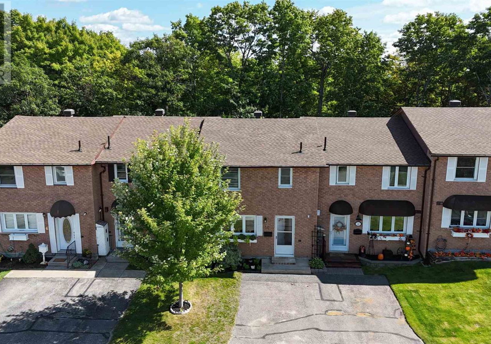 40-frame-crescent-elliot-lake-ontario-sm262515