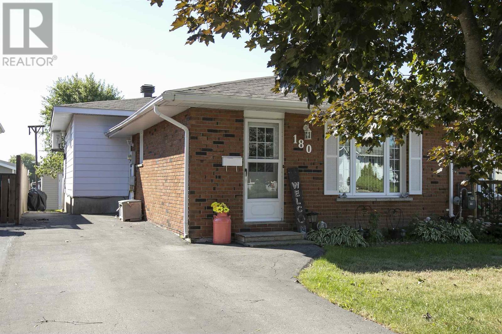 180-bitonti-crescent-sault-ste-marie-ontario-sm262525