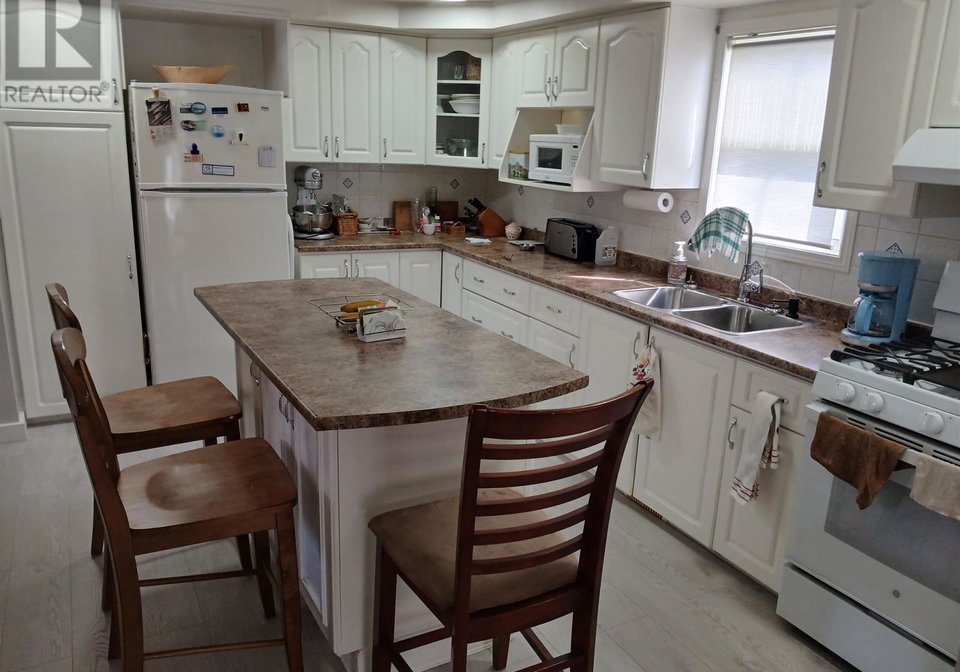 100-westhill-road-elliot-lake-ontario-sm262536