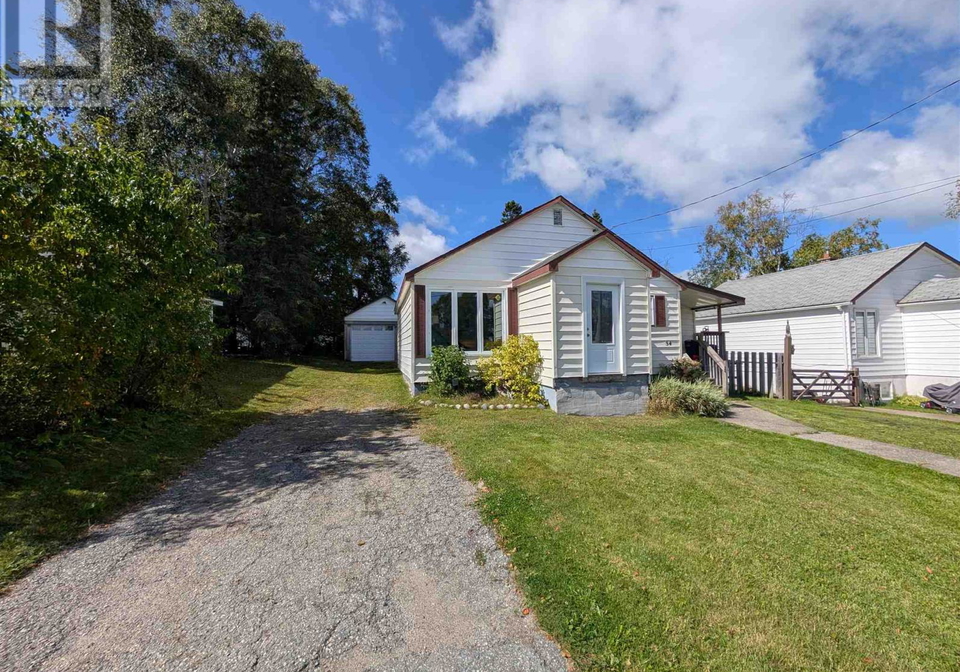 54-first-avenue-wawa-ontario-sm262568