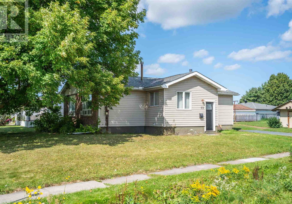 151-chicora-crescent-sault-ste-marie-ontario-sm262605