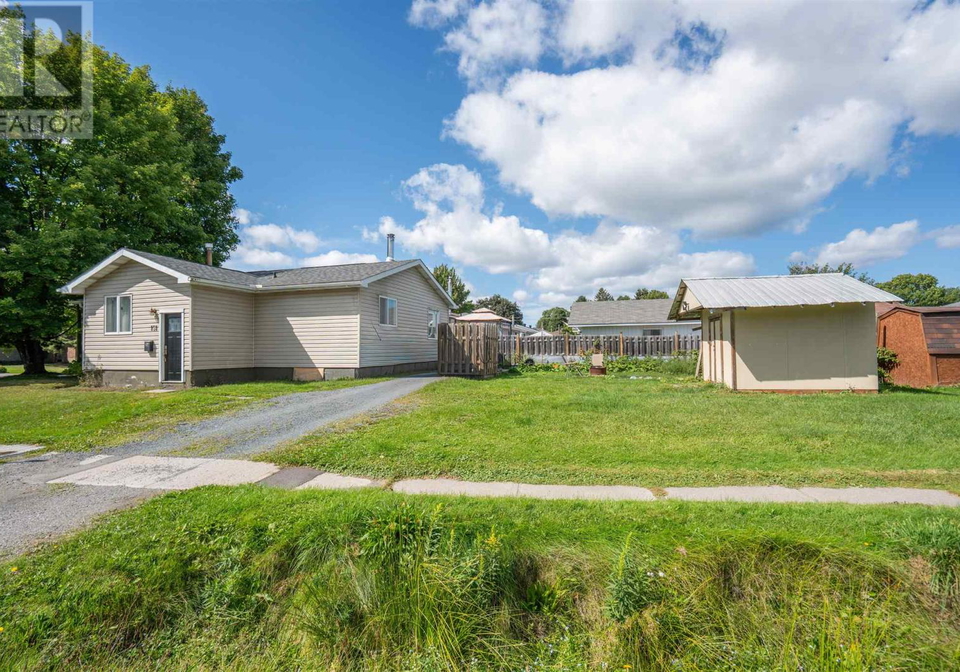 151-chicora-crescent-sault-ste-marie-ontario-sm262605