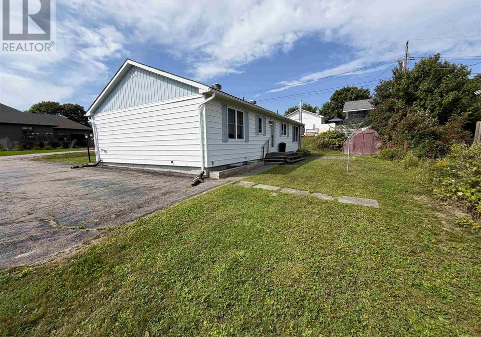 2-tecumseh-road-elliot-lake-ontario-sm262666
