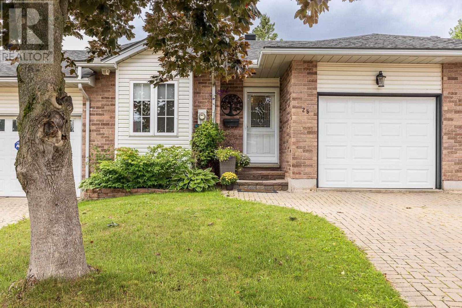 25-village-ct-sault-ste-marie-ontario-sm262686