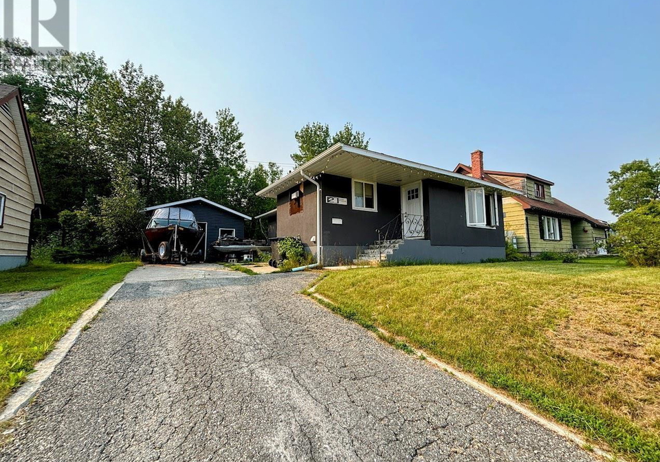 2-essa-place-manitouwadge-ontario-tb252166
