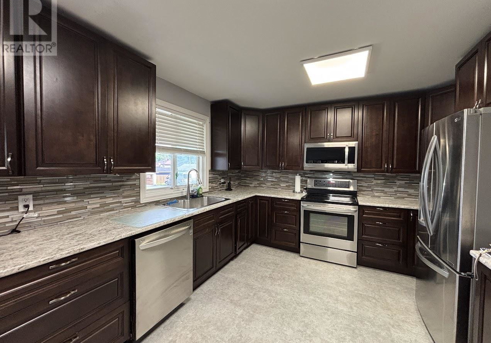 2-essa-place-manitouwadge-ontario-tb252166