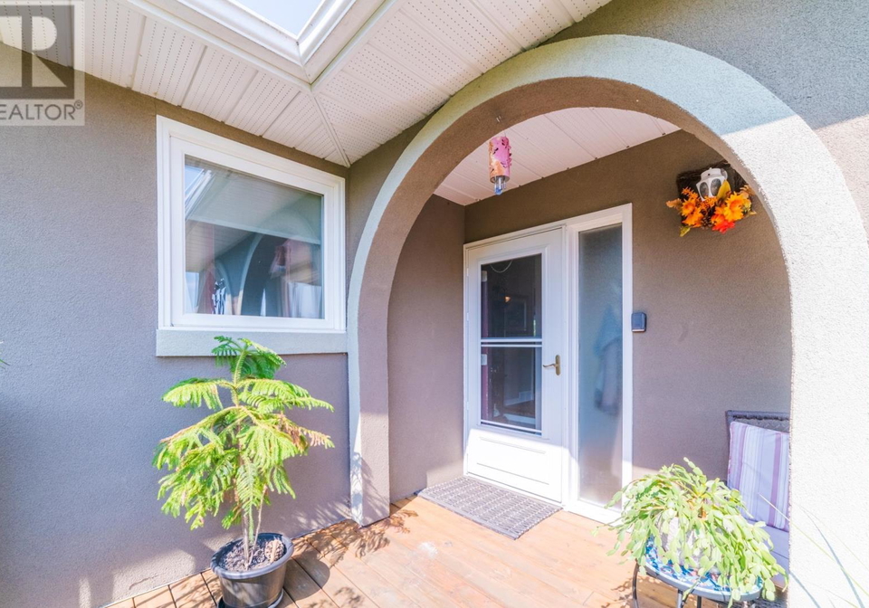 164-winnipeg-avenue-minaki-ontario-tb252887