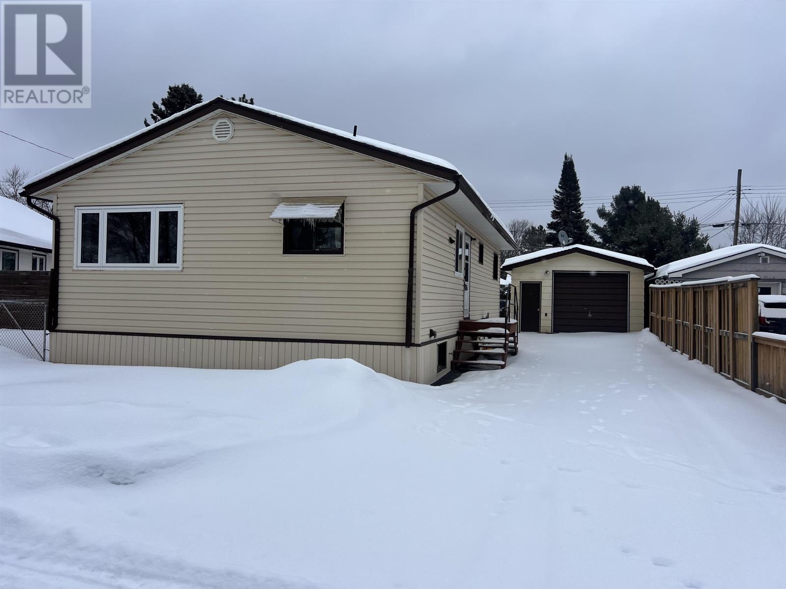 146-pine-crescent-atikokan-ontario-tb253169