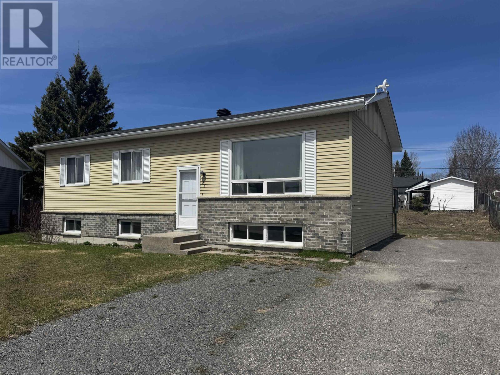 25-brooks-street-manitouwadge-ontario-tb253346