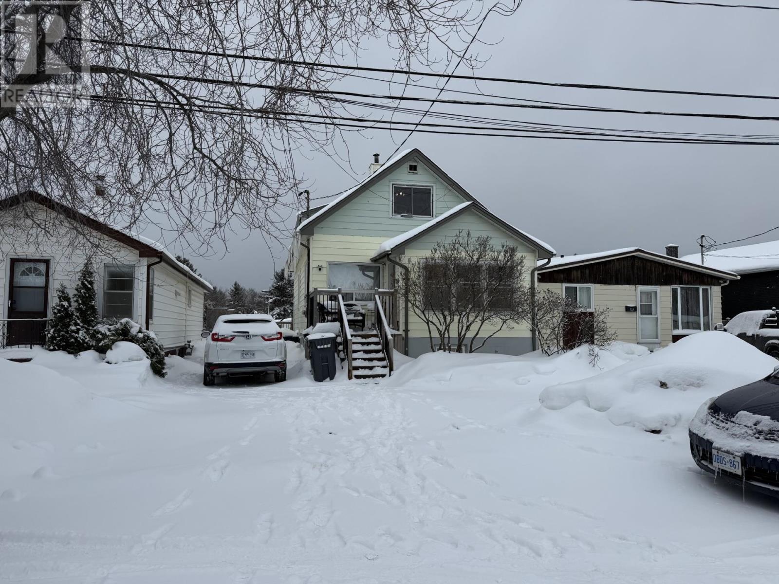 216st-thudner-bay-ontario-tb2600275