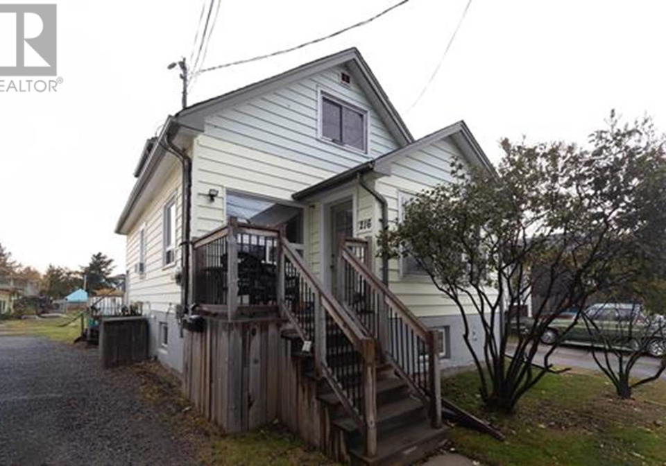 216st-thudner-bay-ontario-tb2600275