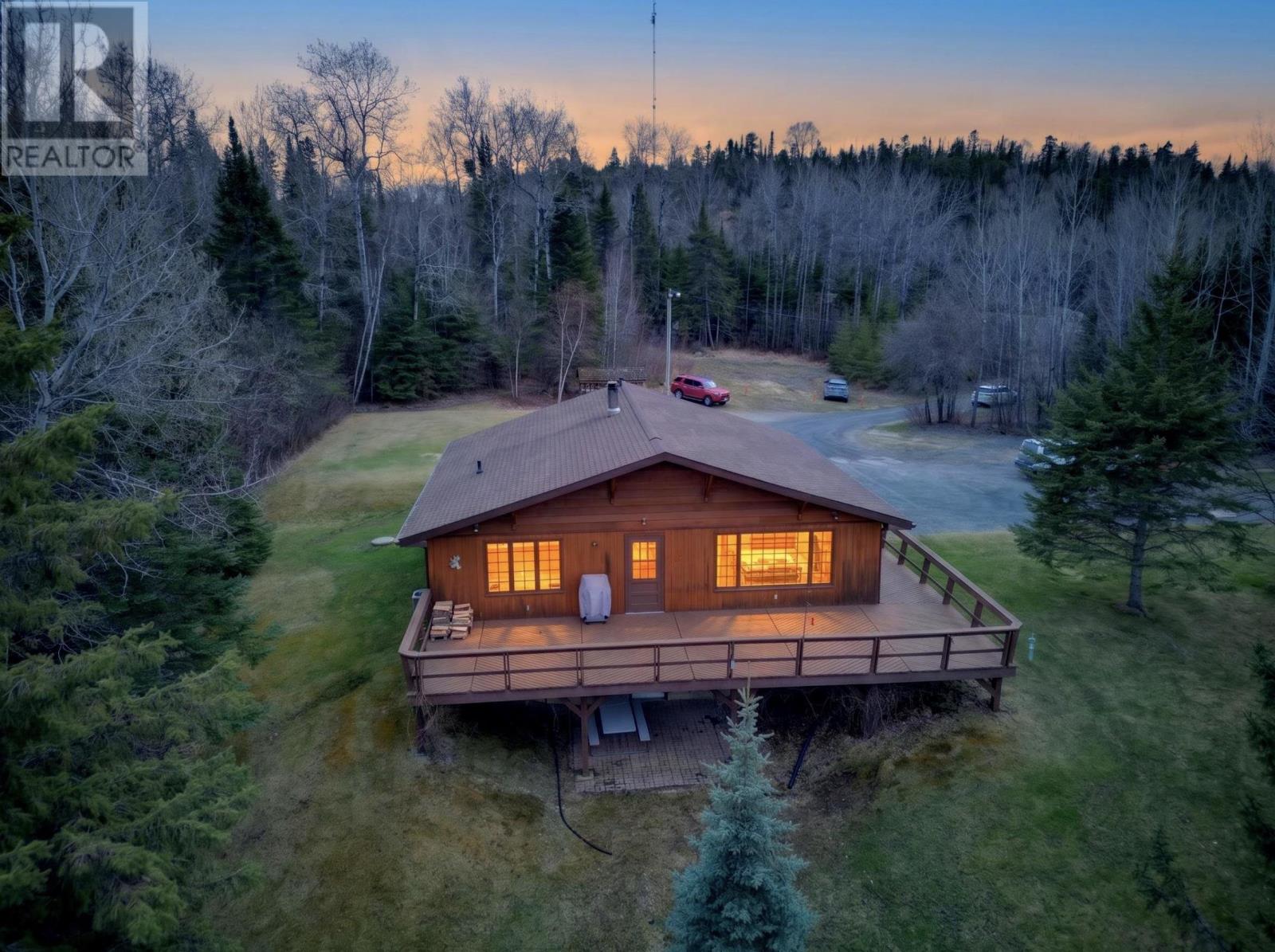 2353-reddit-road-kenora-ontario-tb2600285