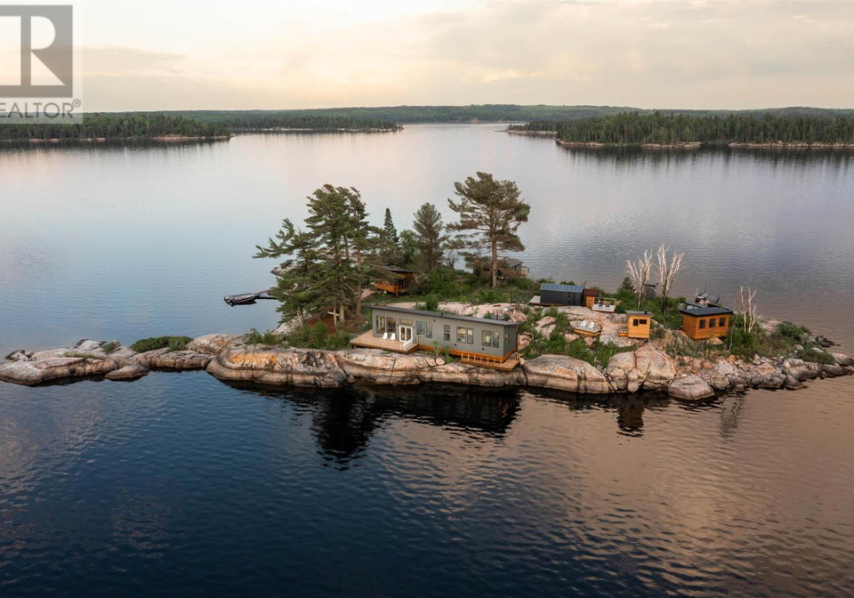 island-s900-little-sand-lake-minaki-ontario-tb2600327