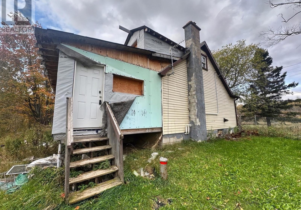240-hwy-11-17-dorion-ontario-tb2600635