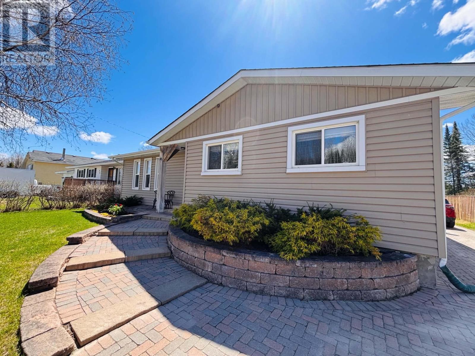 48-redwing-avenue-manitouwadge-ontario-tb2600650