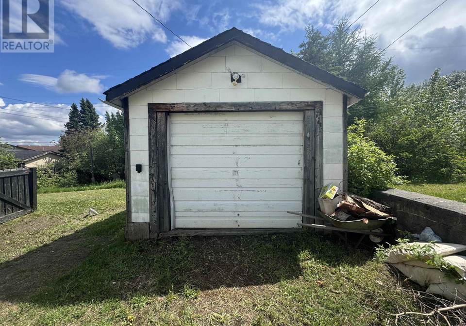 28-warbler-drive-manitouwadge-ontario-tb2600668