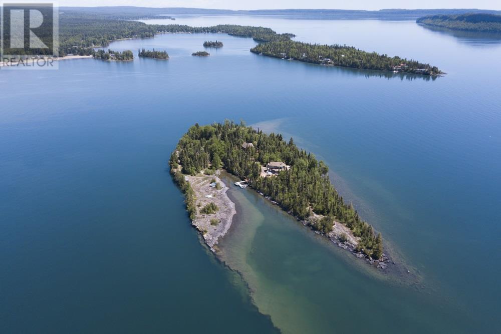 1-palette-is-thunder-bay-ontario-tb2600724