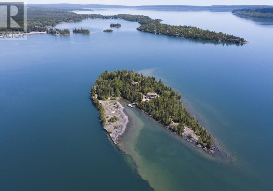 1-palette-is-thunder-bay-ontario-tb2600724