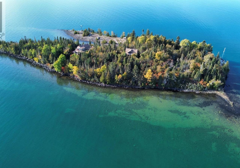 1-palette-is-thunder-bay-ontario-tb2600724