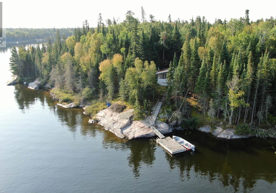 s882-winnipeg-river-minaki-ontario-tb2600812