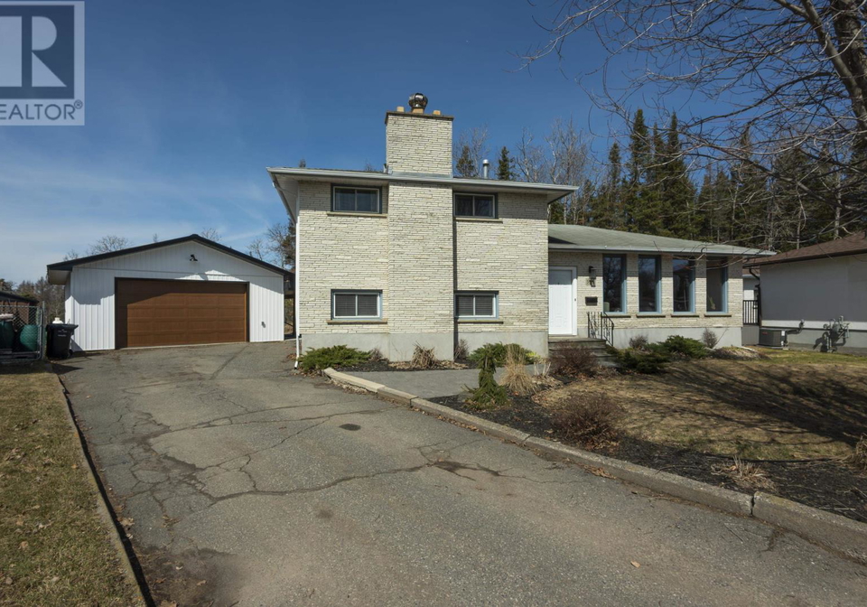 526-ryerson-place-thunder-bay-ontario-tb2600820