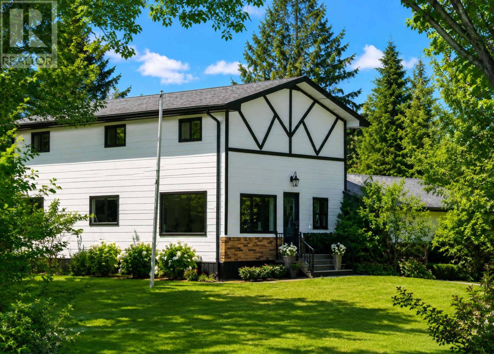 11-theker-street-stratton-ontario-tb2601046
