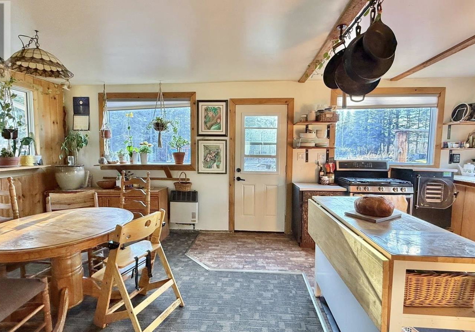 681-east-oliver-lake-road-neebing-ontario-tb2601048