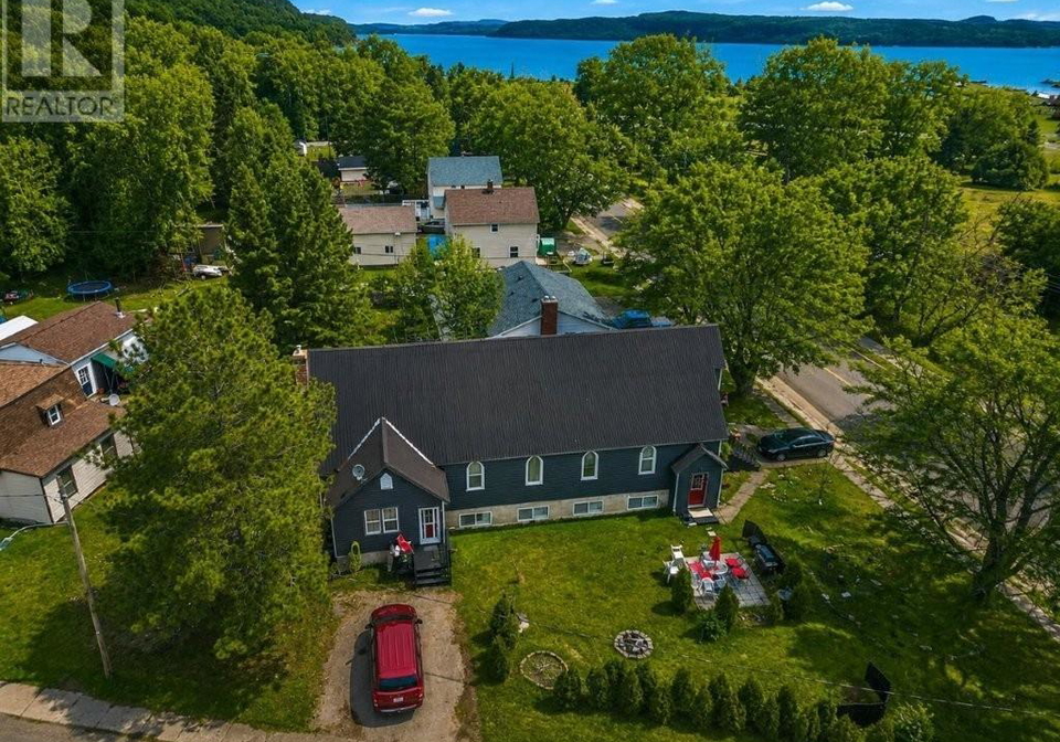 19-white-boulevard-red-rock-ontario-tb2601051