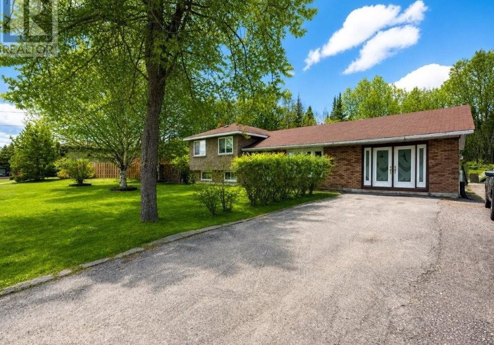 16-terrace-heights-drive-terrace-bay-ontario-tb2601061
