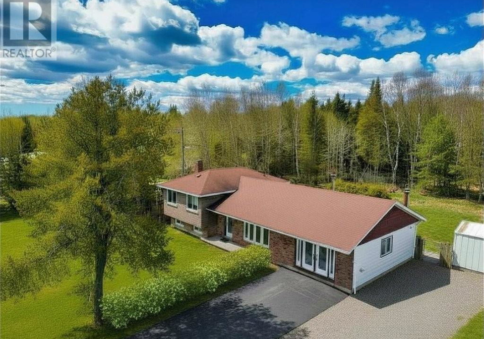 16-terrace-heights-drive-terrace-bay-ontario-tb2601061