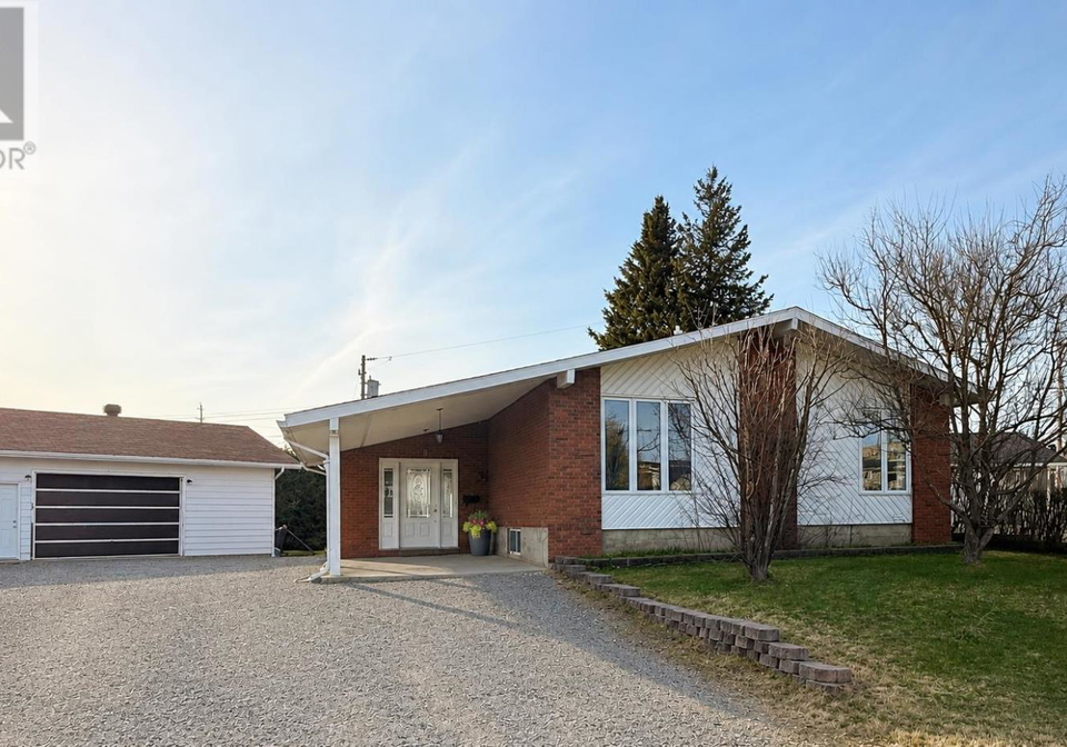 110-court-street-longlac-ontario-tb2601186