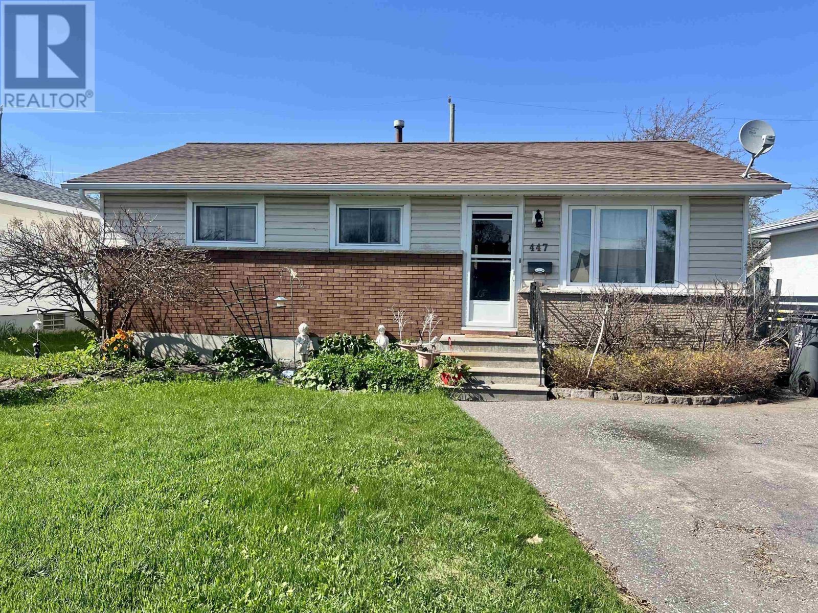 447-pineview-bay-thunder-bay-ontario-tb2601215