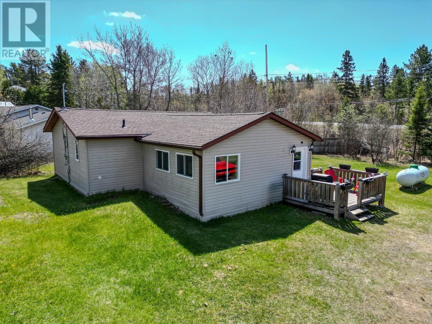 5-tallieu-kenora-ontario-tb2601217