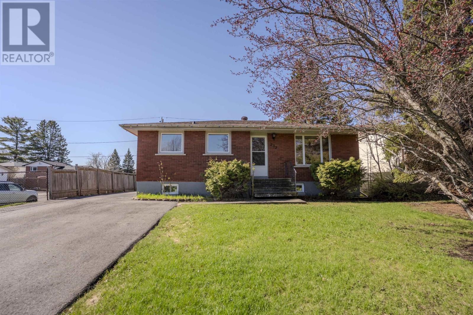 232-kensington-drive-thunder-bay-ontario-tb2601228