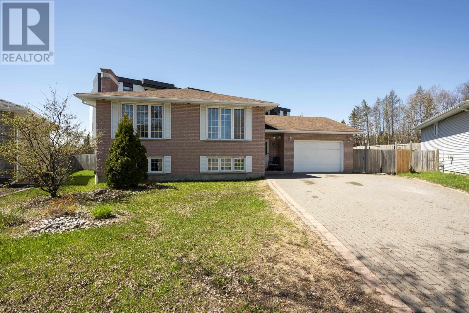 215-linden-ct-thunder-bay-ontario-tb2601263