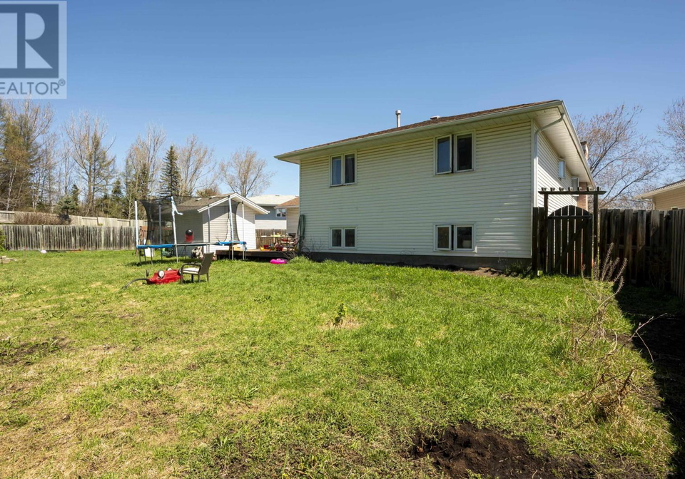 215-linden-ct-thunder-bay-ontario-tb2601263