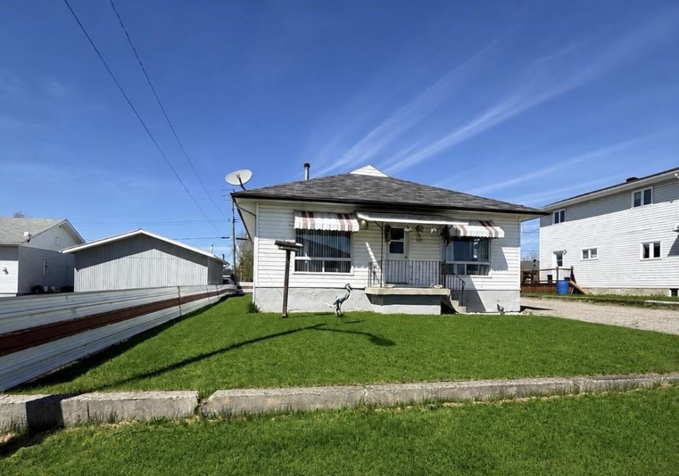 114-nishnabe-miikena-longlac-ontario-tb2601290