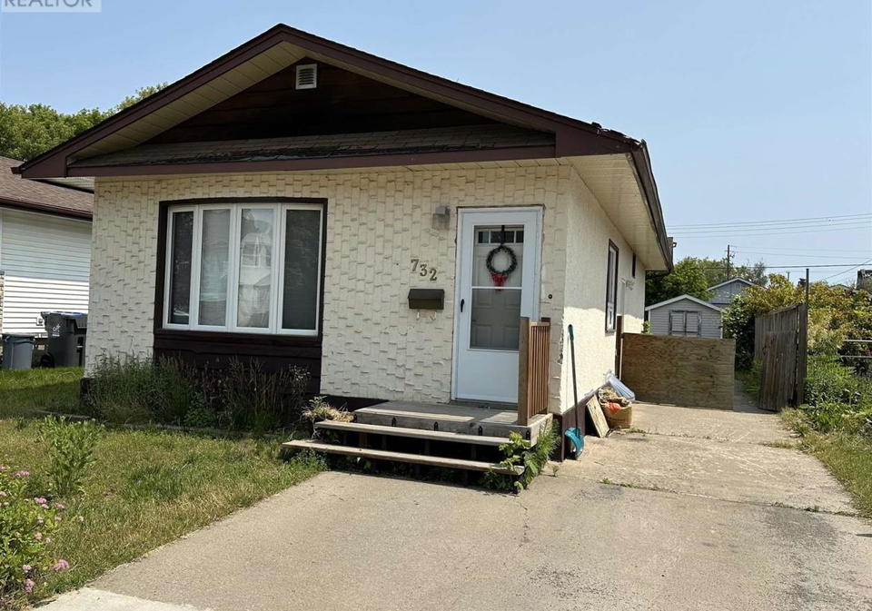 732-marks-street-s-thunder-bay-ontario-tb2601330