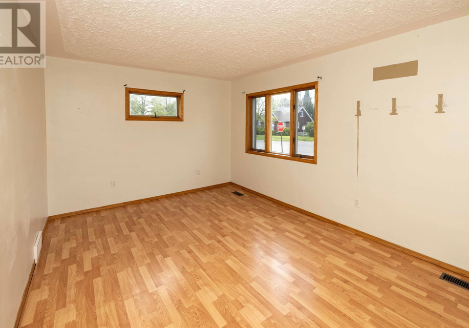 1418-frederica-st-w-thunder-bay-ontario-tb2601347