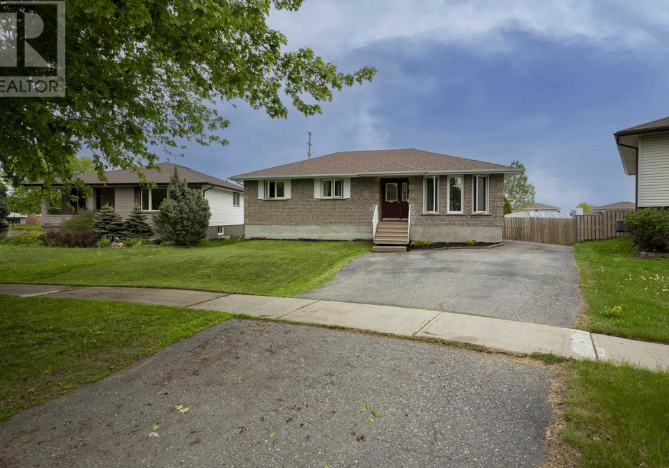 205-linden-ct-thunder-bay-ontario-tb2601454