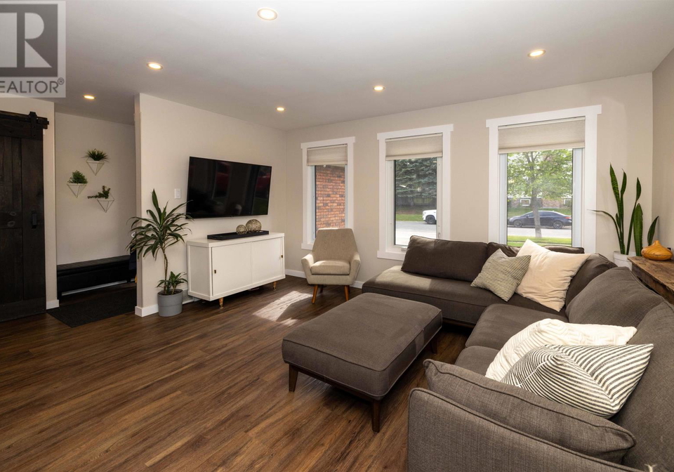 212-downing-street-thunder-bay-ontario-tb2601706