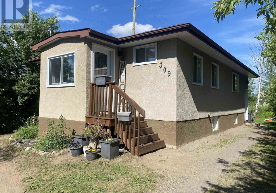 309st-thunder-bay-ontario-tb2601807