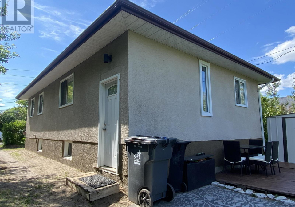 309st-thunder-bay-ontario-tb2601807