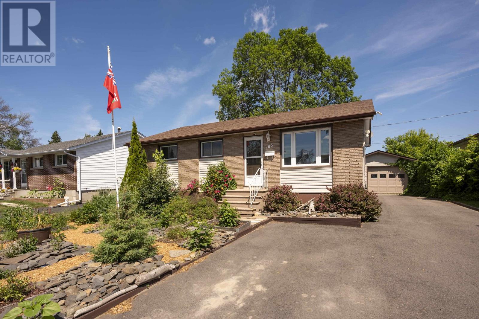105-spruce-ct-thunder-bay-ontario-tb2601891
